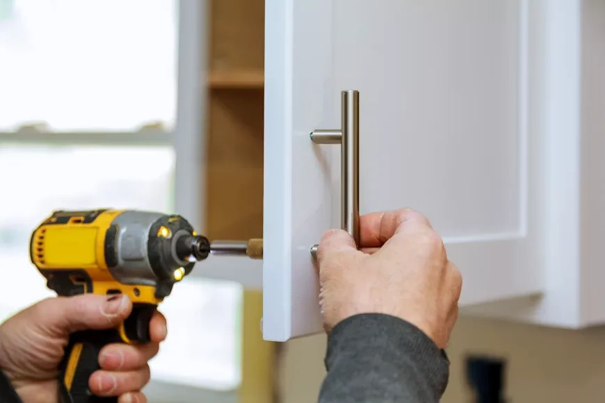 Hardware & Hinge Repairs